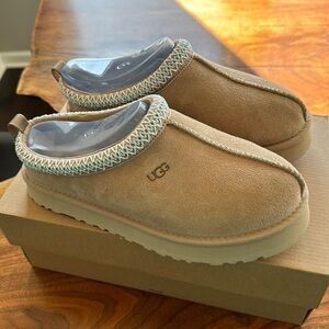 Ugg Tasman big kid 6 in Sand